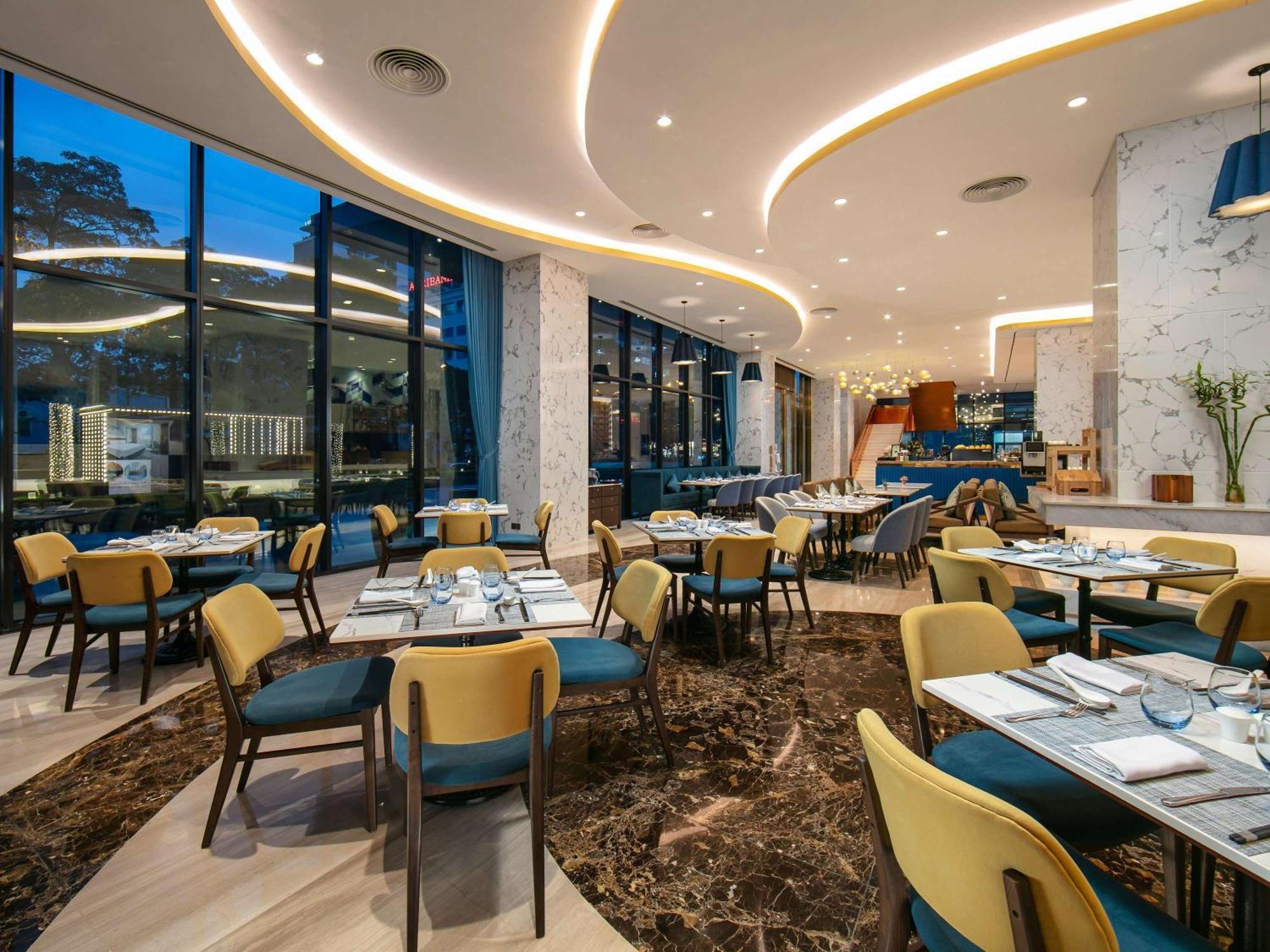 Moevenpick Living West 河内 外观 照片